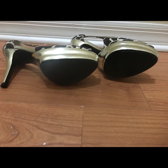 Guess Open Toe Pumps - Picture 6 of 7